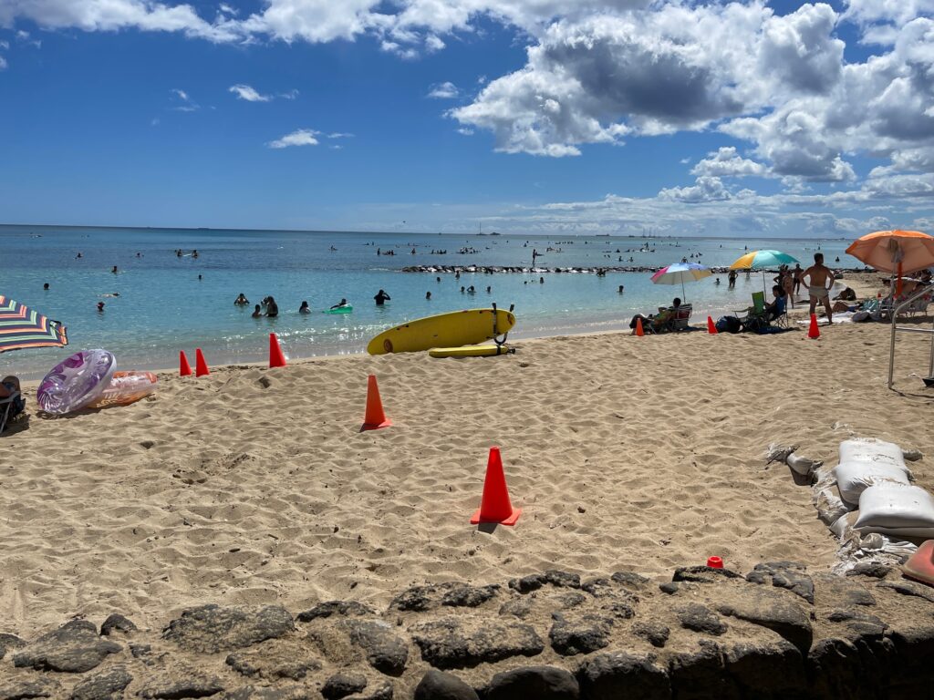 waikiki surfing
